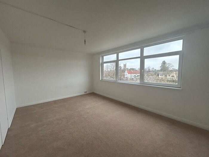 2 Bedroom Apartment To Rent In North Parade, Yate, BS37