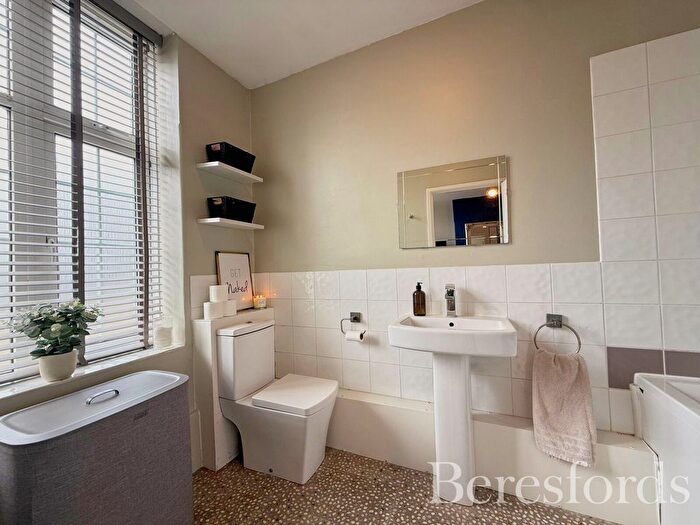 1 Bedroom Flat For Sale In Astra Close, Hornchurch, RM12