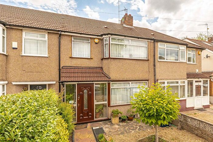3 Bedroom Property For Sale In Rothesay Avenue, Ealing, UB6
