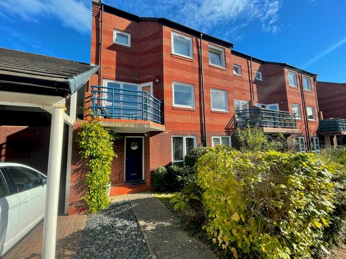 3 Bedroom Town House To Rent In Princes Reach, Ashton On Ribble, Preston PR2