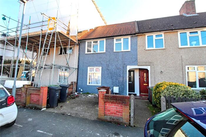 3 Bedroom Terraced House To Rent In Valence Wood Road, Dagenham, Essex, RM8