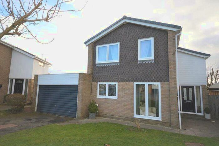 4 Bedroom Detached House For Sale In The Knoll, Morpeth, NE61