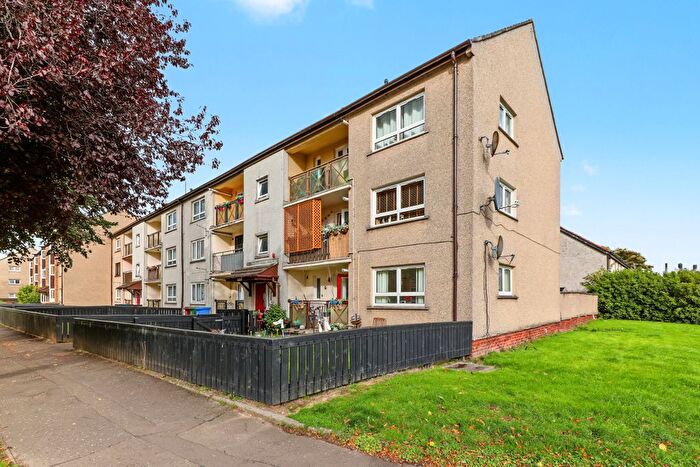 3 Bedroom Flat For Sale In Oxgang Road, Grangemouth, FK3