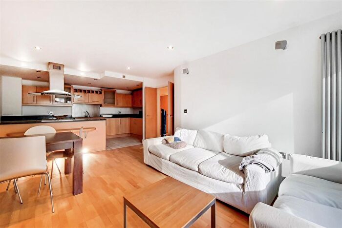 2 Bedroom Flat To Rent In Millharbour, Canary Wharf, E14
