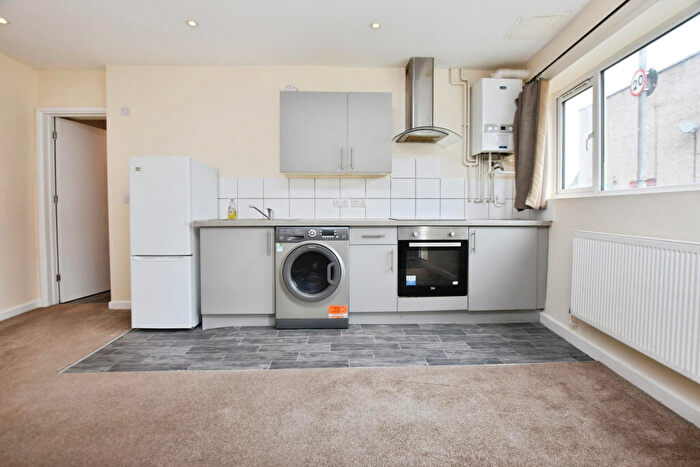 2 Bedroom Flat For Sale In St. Johns Lane, Bedminster, Bristol, BS3