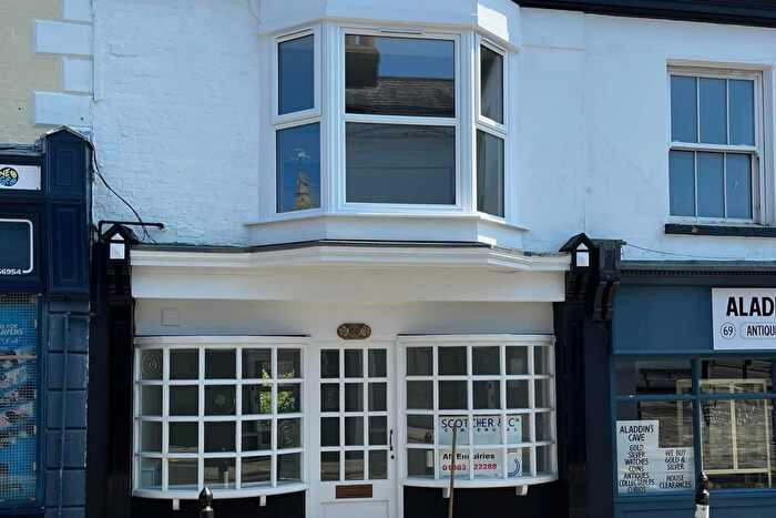 3 Bedroom Terraced House To Rent In High Street, Ryde, PO33