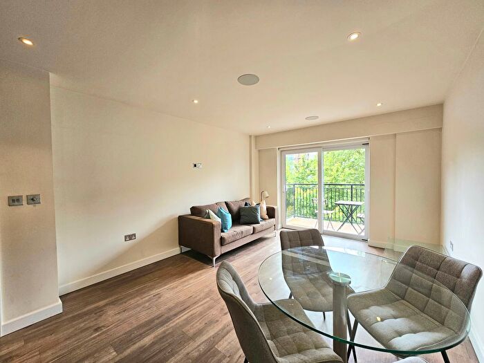 1 Bedroom Flat For Sale In Beaufort Sq, London, NW9