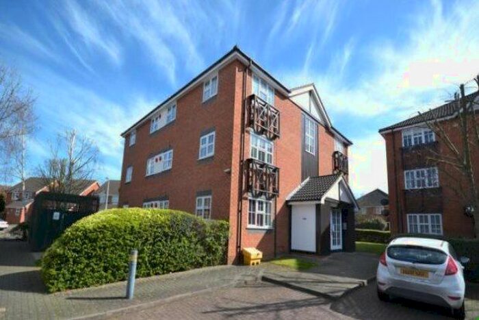 1 Bedroom Flat To Rent In Dudley Close, Grays, RM16