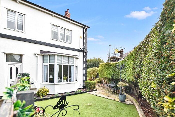 3 Bedroom Semi-Detached House For Sale In Salisbury Road, Wrexham, LL13