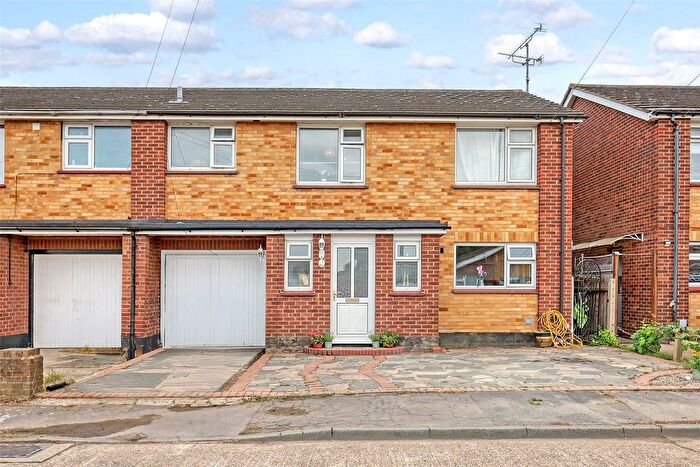 4 Bedroom Detached House For Sale In Old School Meadow, Great Wakering, Southend-On-Sea, Essex, SS3