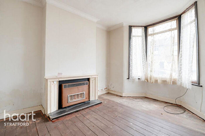 1 Bedroom Apartment For Sale In Amity Road, London, E15