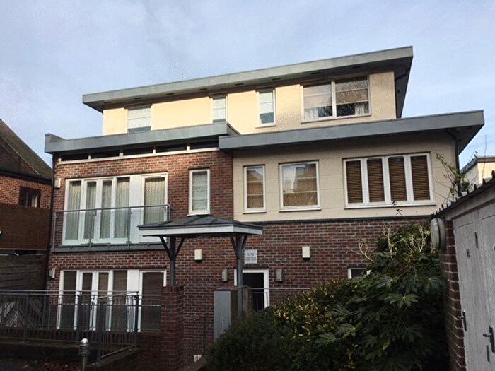 1 Bedroom Flat To Rent In Central Winchester, SO23