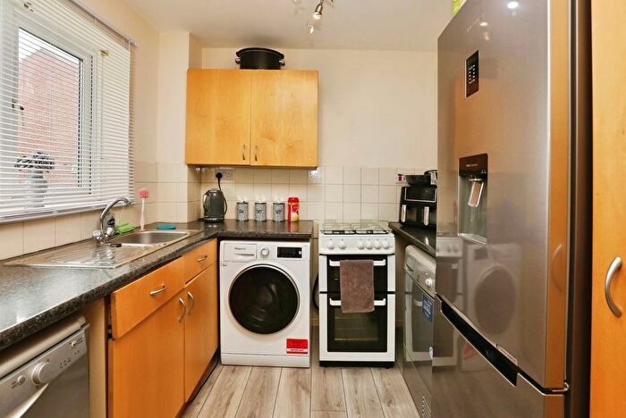2 Bedroom End Terrace House For Sale In Vineyard Close, Southampton, Hampshire, SO19