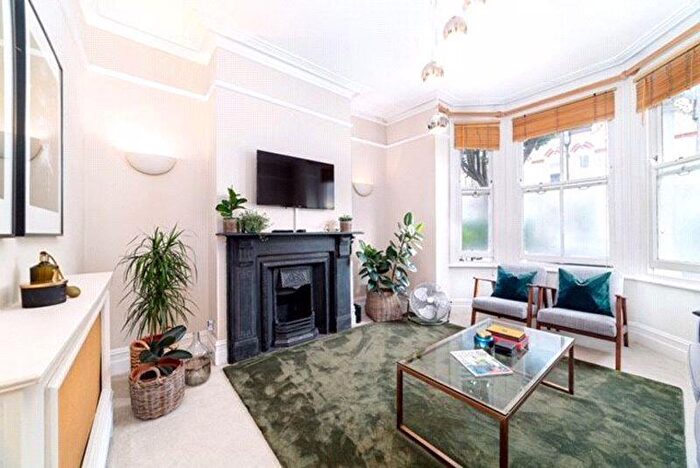 1 Bedroom Flat To Rent In Broomwood Road, London, SW11
