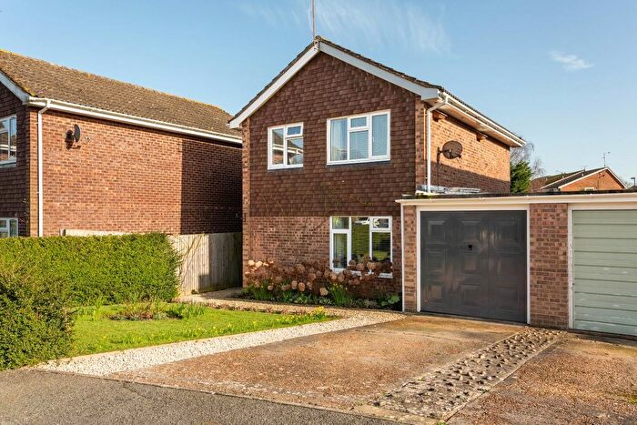 3 Bedroom Detached House For Sale In The Ridings, Burgess Hill, RH15