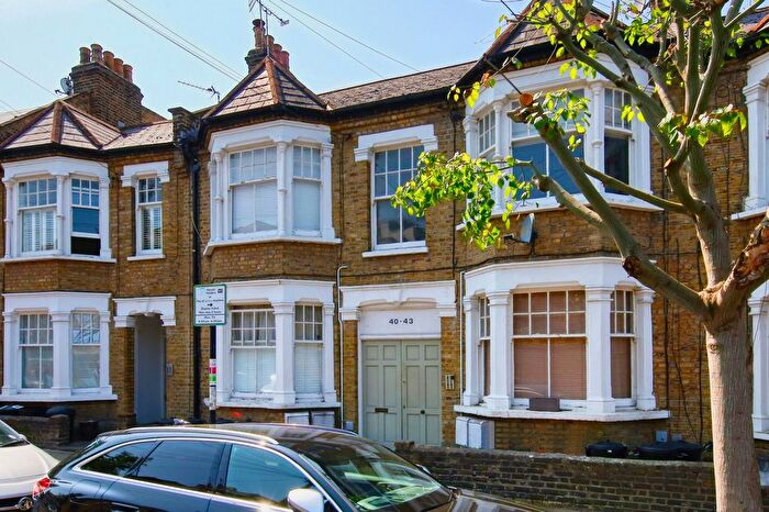 2 Bedroom Flat To Rent In Denton Street, Wandsworth, SW18