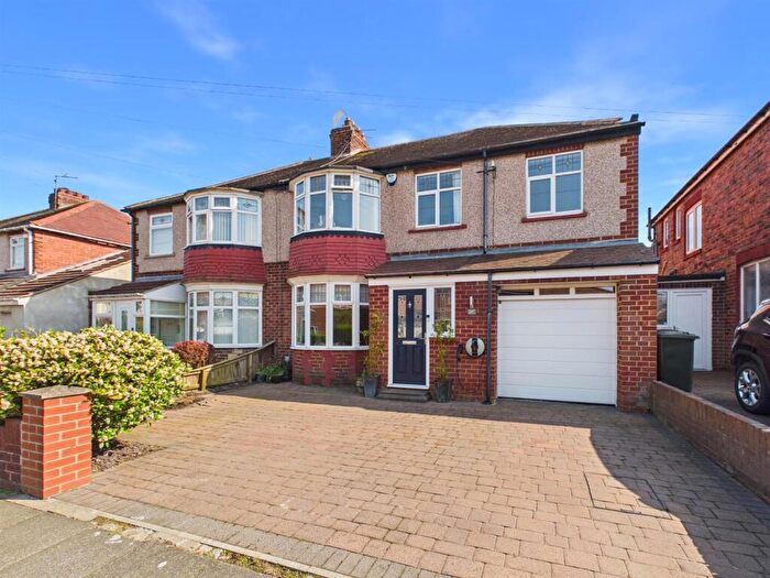 5 Bedroom Semi Detached House For Sale In Townsville Avenue, West Monkseaton, NE25