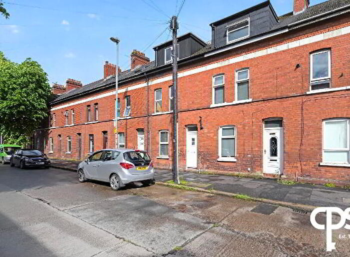 4 Bedroom Mid Terraced House For Sale In Donegall Avenue, Belfast, BT12