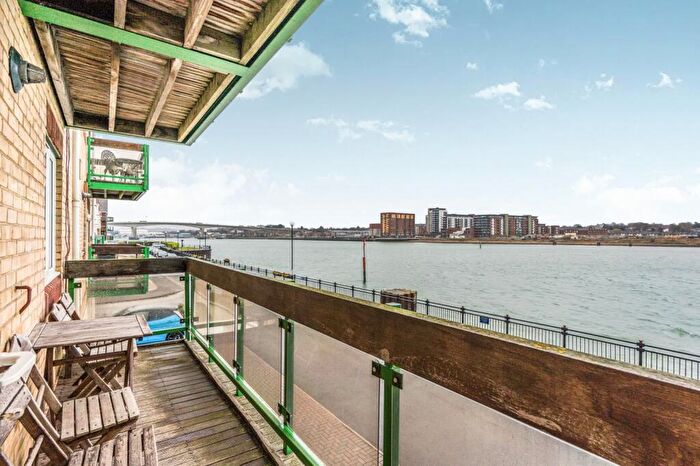 2 Bedroom Apartment To Rent In Pacific Close, Ocean Village, SO14