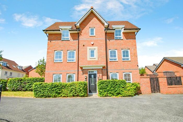 3 Bedroom Semi-Detached House For Sale In Whitewood Road, Worsley, Manchester, Greater Manchester, M28