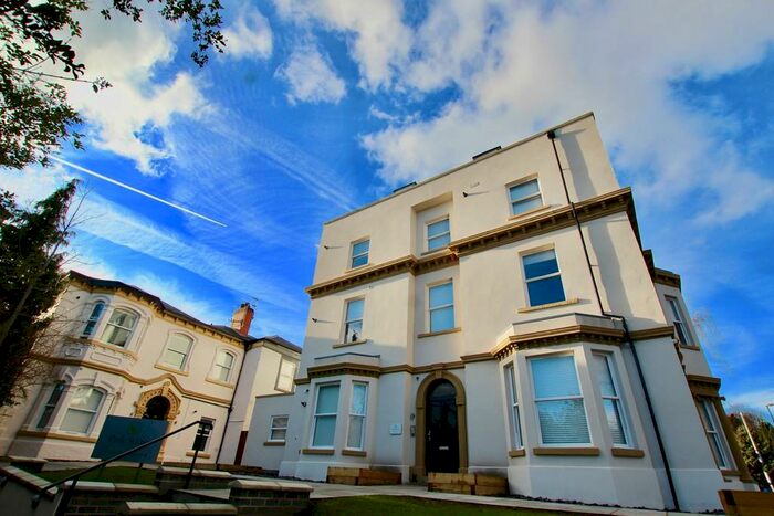 1 Bedroom Apartment To Rent In Park Suites, Waverley Street, Nottingham, NG7