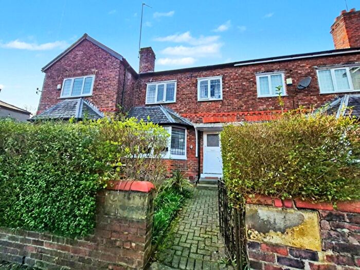 3 Bedroom Terraced House For Sale In Broad Street, Middleton, Manchester, M24