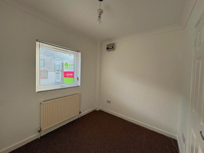 2 Bedroom Flat To Rent In A Oxford Street, Pontycymmer, Pontycymer