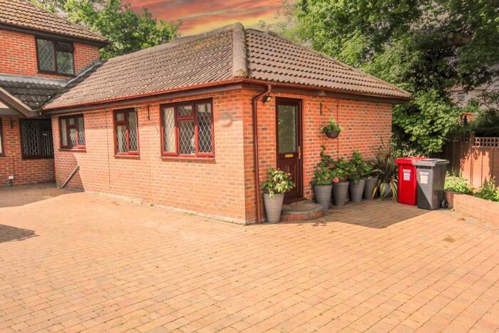 1 Bedroom Flat To Rent In Magnolia Gardens, Slough, SL3