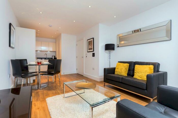 1 Bedroom Apartment To Rent In Queensland Road, London, N7
