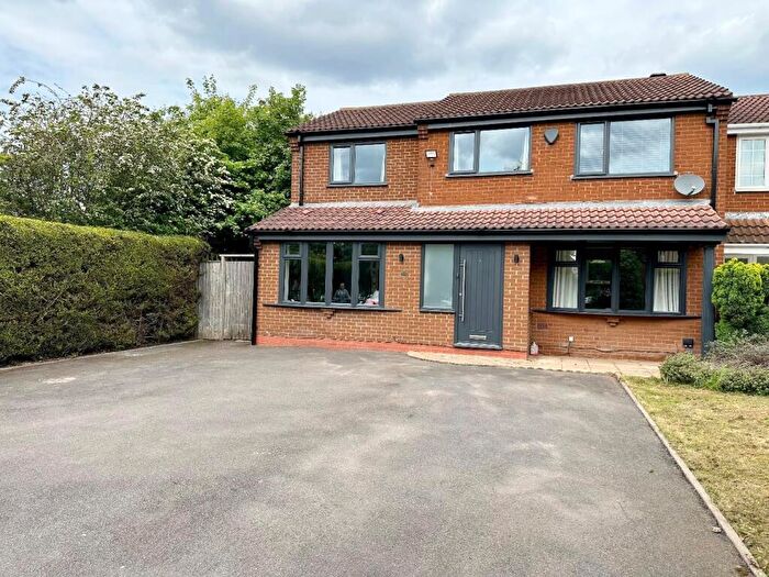 3 Bedroom Detached House For Sale In Parkfield Drive, Castle Bromwich, Birmingham, B36