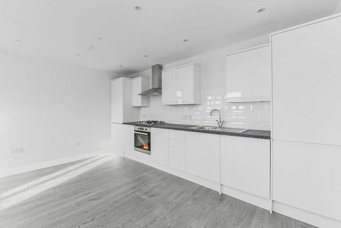 1 Bedroom Flat To Rent In Bath Road, Hounslow, TW4