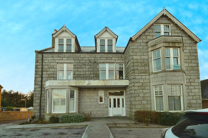 2 Bedroom Flat For Sale In Kincardine Court, Stonehaven, AB39
