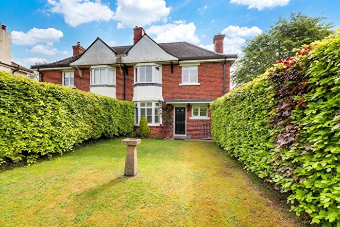 3 Bedroom Semi-Detached House For Sale In The Green, Lowdham, NG14