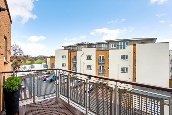 2 Bedroom Flat To Rent In Chertsey House, Bridge Wharf, Chertsey, KT16