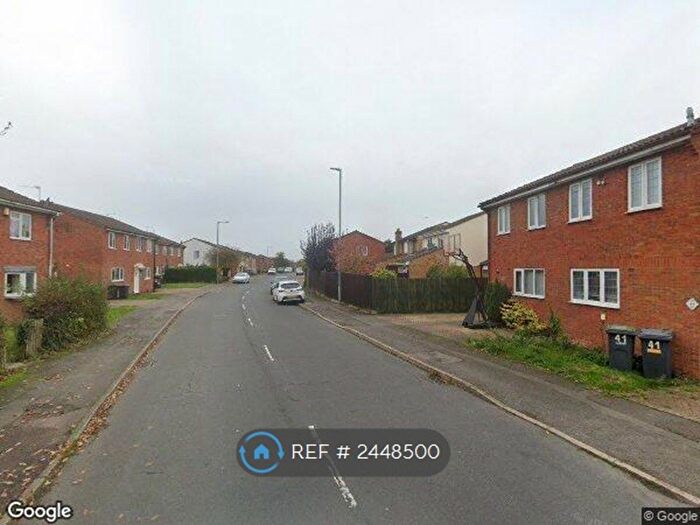 3 Bedroom Semi-Detached House To Rent In Hedley Rise, Luton, LU2