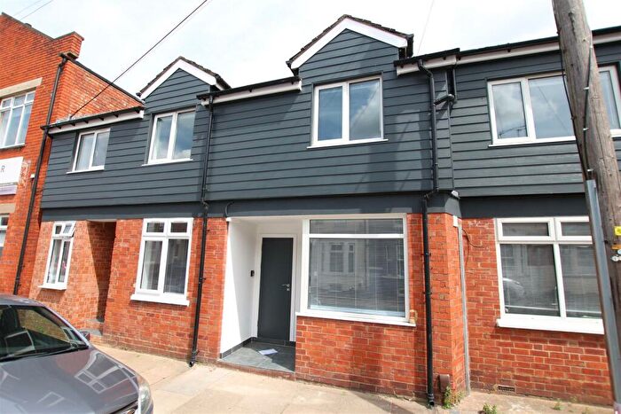 1 Bedroom Flat To Rent In Wycliffe Road, Northampton, NN1