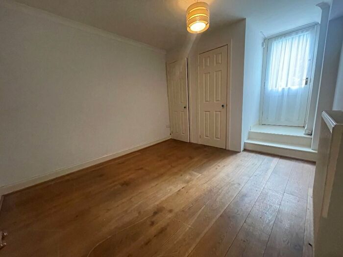 2 Bedroom Flat To Rent In Broughton Street, New Town, Edinburgh, EH1