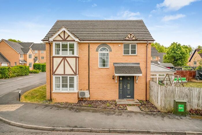 3 Bedroom Detached House For Sale In Bertram Close, New Bradwell, Milton Keynes, Buckinghamshire, MK13