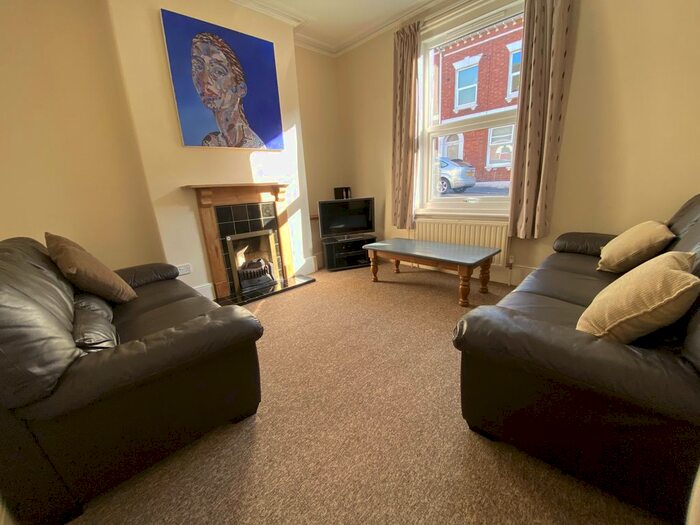 6 Bedroom Terraced House To Rent In Victoria Street, Exeter, EX4