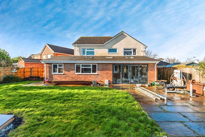4 Bedroom Detached House For Sale In Heatherstone Avenue, Dibden Purlieu, Southampton, SO45