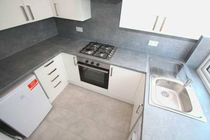 2 Bedroom Flat To Rent In Kingston Road, Epsom, KT19