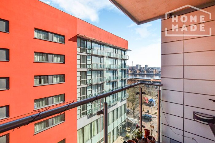 1 Bedroom Flat To Rent In Western Gateway, London, E16