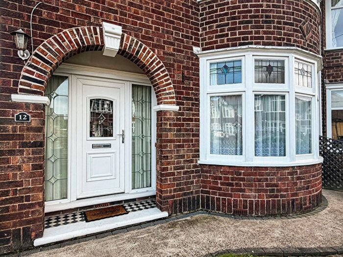 3 Bedroom Semi-Detached House For Sale In Legarde Avenue, Anlaby Common, Hull, E Yorkshire, HU4