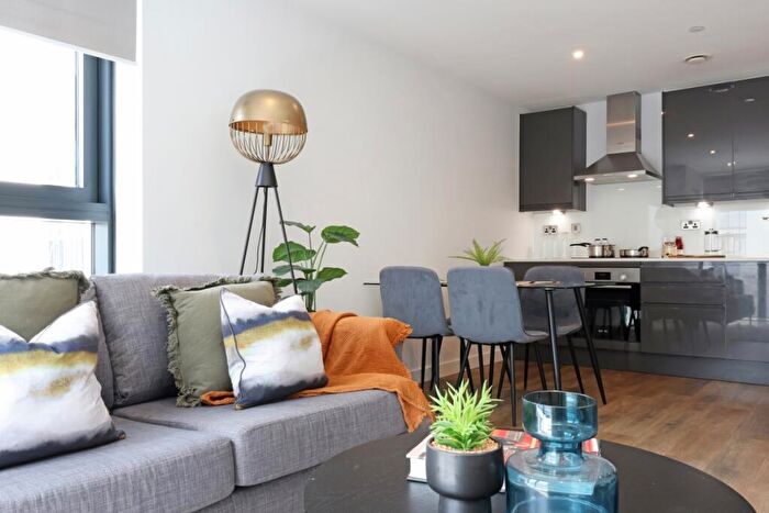 2 Bedroom Flat To Rent In , Castle Park View, Castle Street, Bristol, C15