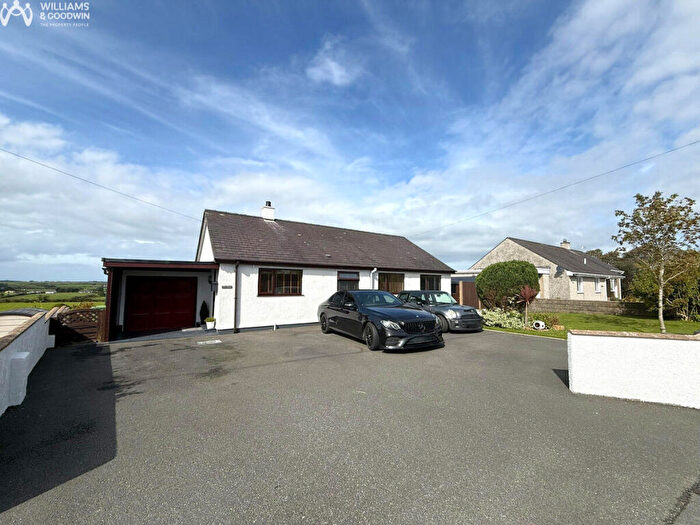 3 Bedroom Detached Bungalow For Sale In Lon Coedana, Llannerch-y-medd, Anglesey, LL71