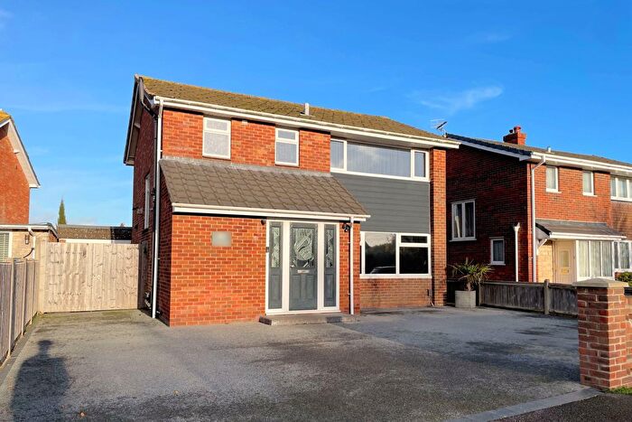 3 Bedroom Detached House For Sale In Rowner Road, Gosport, PO13
