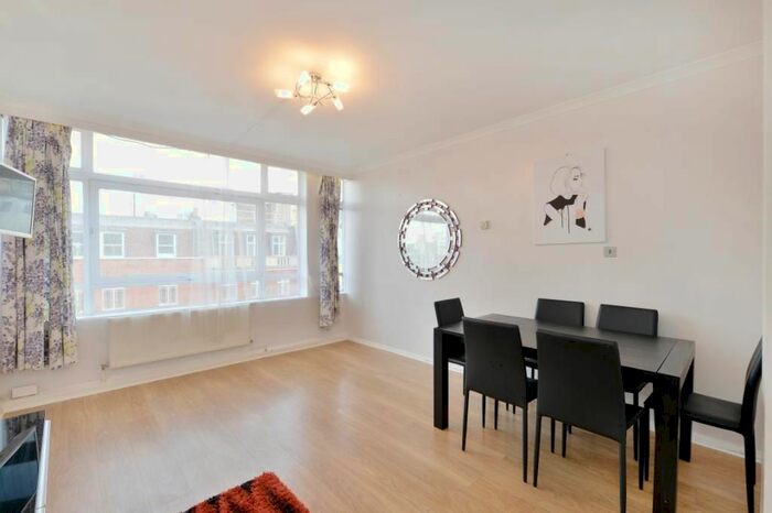 2 Bedroom Flat To Rent In Great Portland Street, London, W1W
