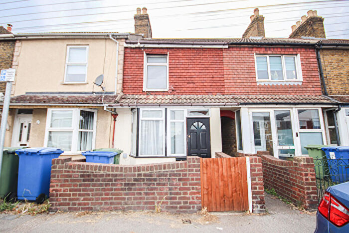 3 Bedroom Terraced House To Rent In Murston Road, Sittingbourne, Kent, ME10