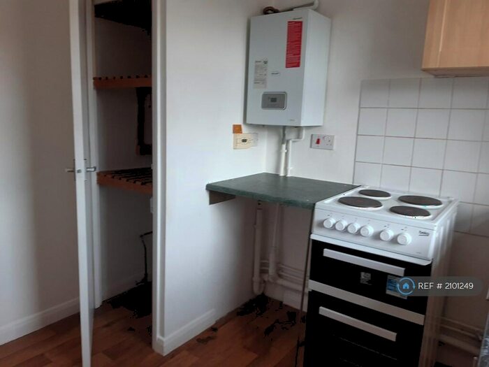 1 Bedroom Flat To Rent In Ashcombe Court, Weston-Super-Mare, BS23