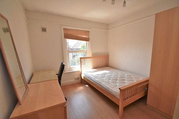 5 Bedroom House To Rent In Polygon, SO15